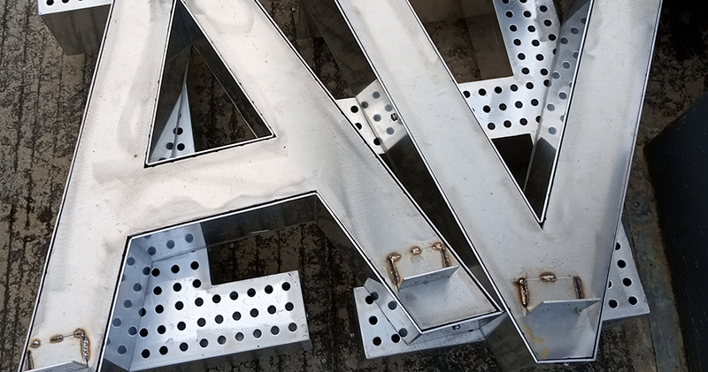 買家必讀：選購樓頂大字時(shí)怎么貨比三家？比什么？