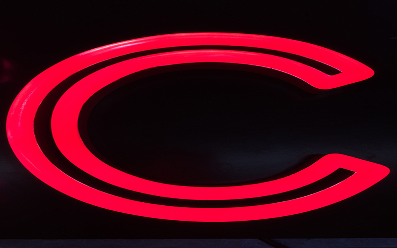 商業(yè)型建筑物樓頂發(fā)光字有什么作用？