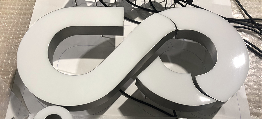 決定樹脂發(fā)光字使用壽命的因素有哪些？