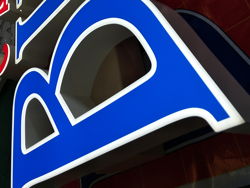 LED無(wú)邊框發(fā)光字的概念和主要的特征是什么？