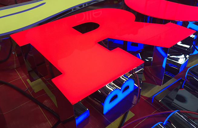 燈箱發(fā)光字的發(fā)展現(xiàn)狀與應用分析