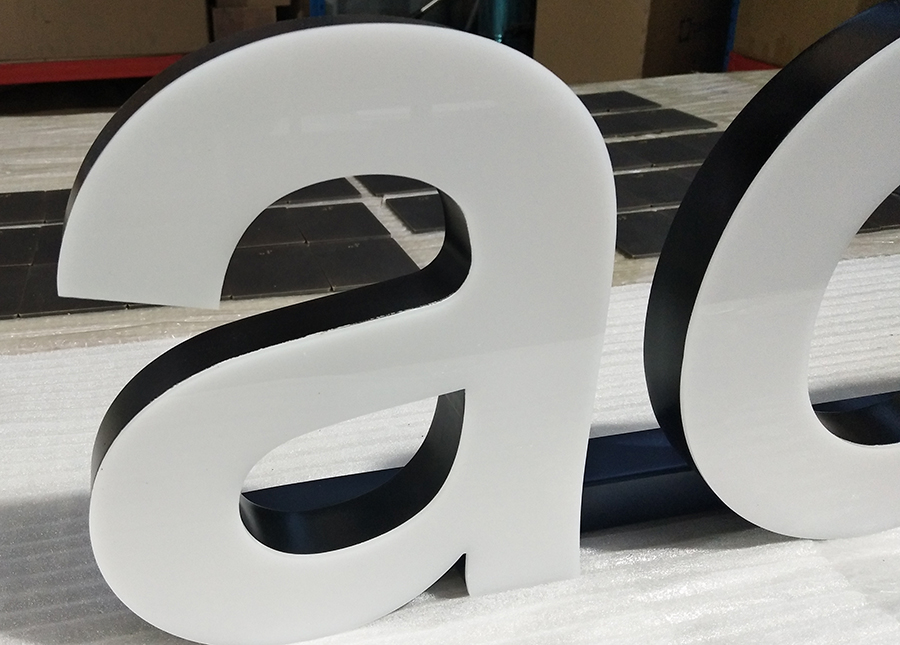 廣告招牌發(fā)光字設計制作過程中怎么選材？