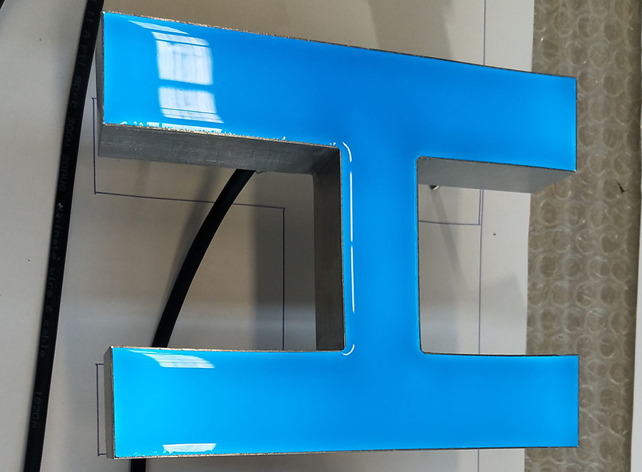 樹脂發(fā)光字的優(yōu)點和缺點分別有哪些？