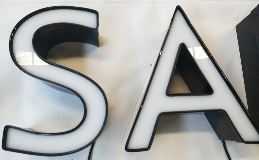 外露發(fā)光字和內(nèi)發(fā)光字的區(qū)別是什么？