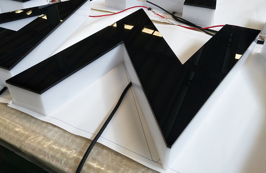 LED發(fā)光字廣告標識牌當前面臨的幾個問題