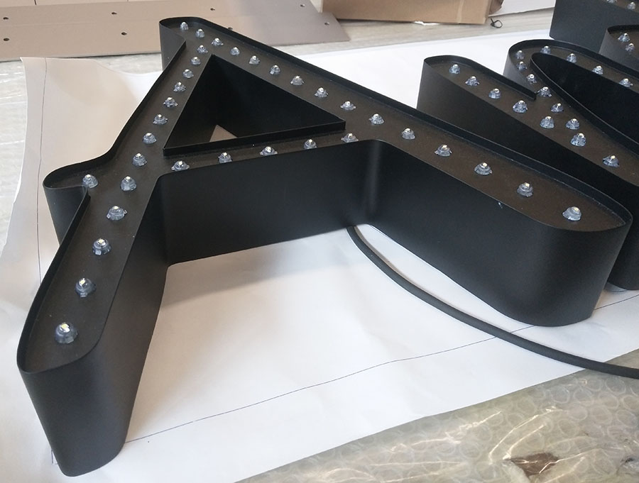 穿孔發(fā)光字制作步驟流程有哪些？