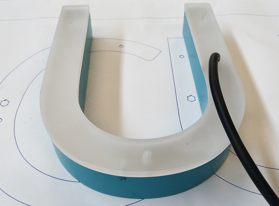 背發(fā)光字相對于正面發(fā)光字有哪些優(yōu)勢？