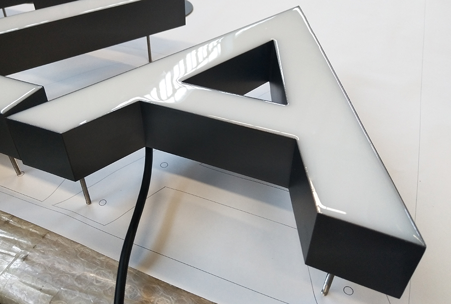 樹脂發(fā)光字的11大優(yōu)點是什么？