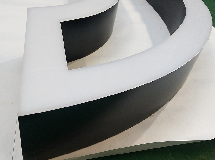 不銹鋼發(fā)光字制作價(jià)格計(jì)算方法有哪些？