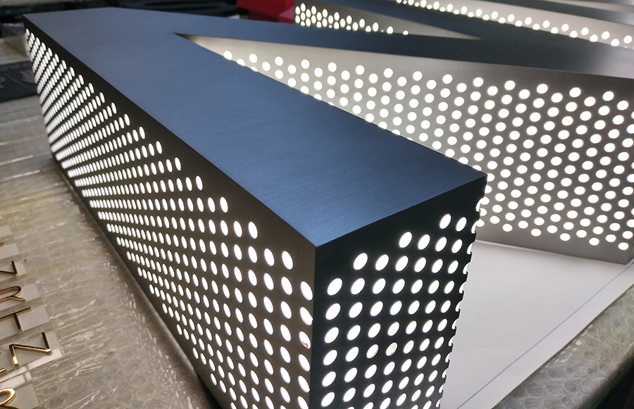 沖孔發(fā)光字6大優(yōu)點和5大特點分別是什么？