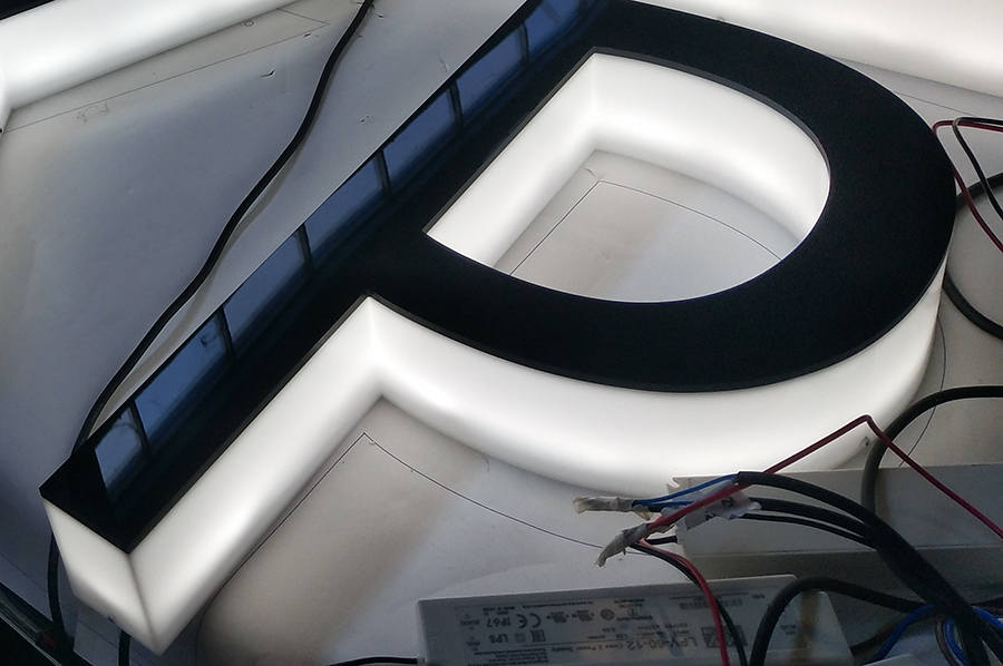 LED通體發(fā)光字4大特點(diǎn)是什么？