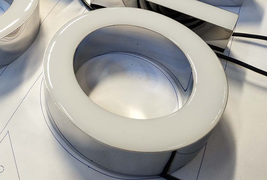 樹脂發(fā)光字的十大優(yōu)點是什么？