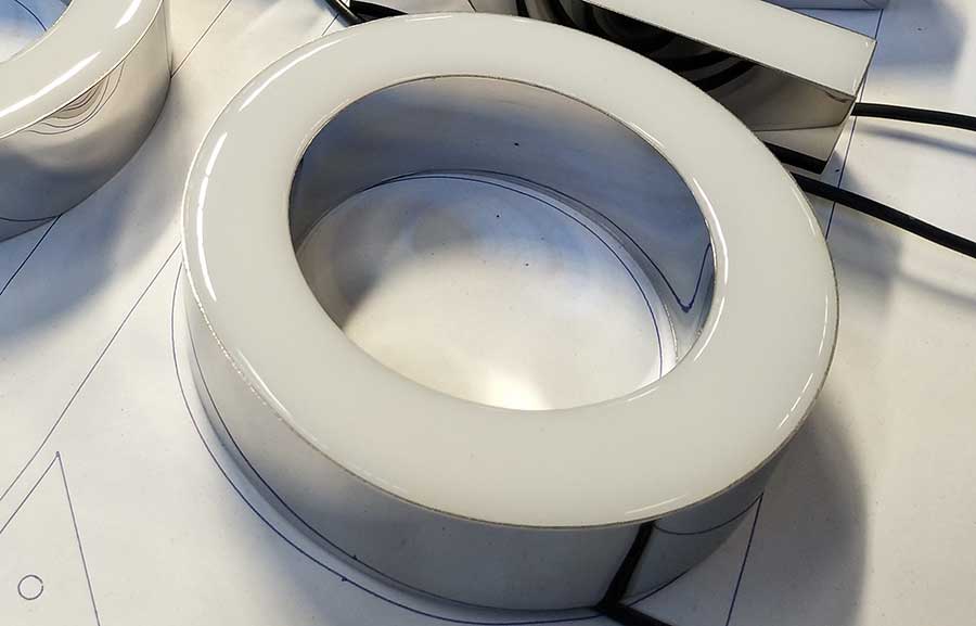 樹(shù)脂字和超級(jí)字的差別主要有哪些？