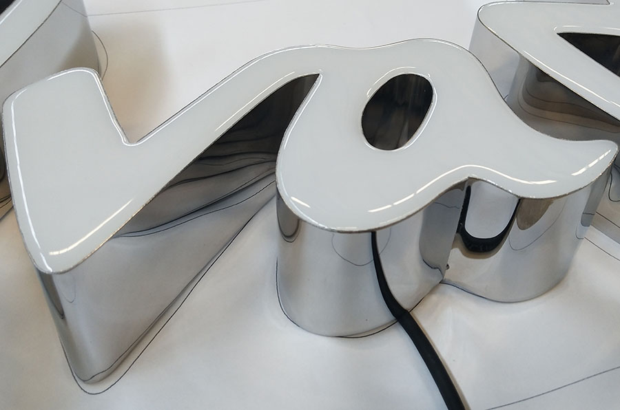 樹(shù)脂發(fā)光字的7個(gè)特點(diǎn)是什么？