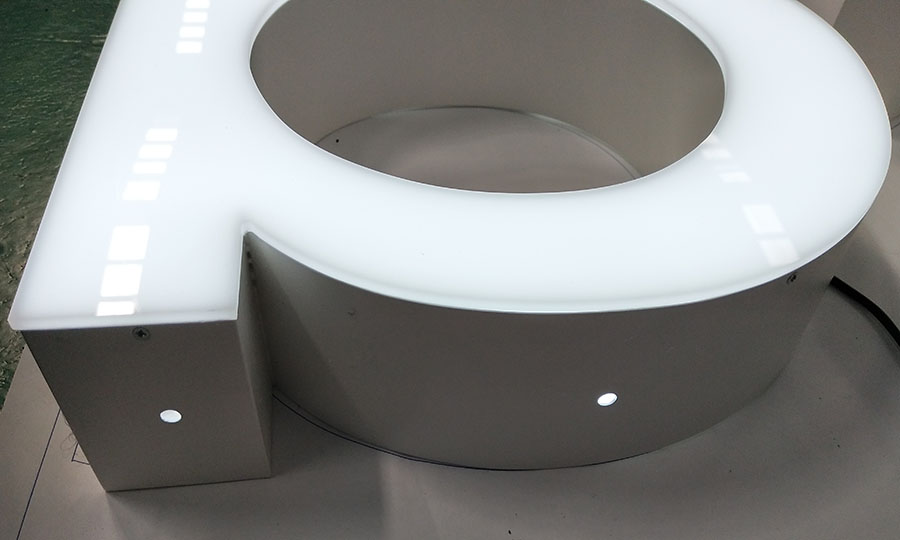 正反兩面發(fā)光字制作方案分享