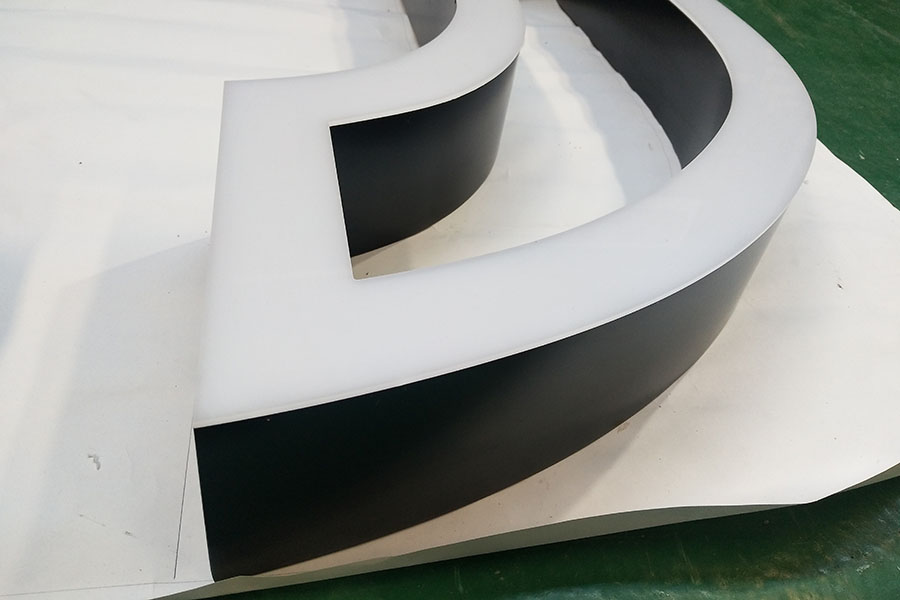 LED亞克力無邊字制作的基本構(gòu)成部分有哪些？