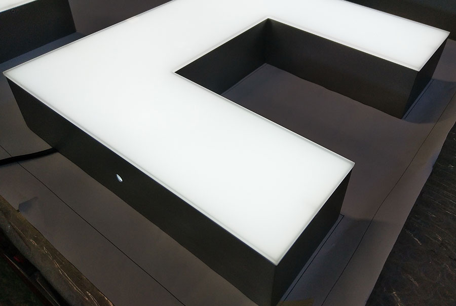 門頭廣告發(fā)光字制作有哪些常見(jiàn)的種類？