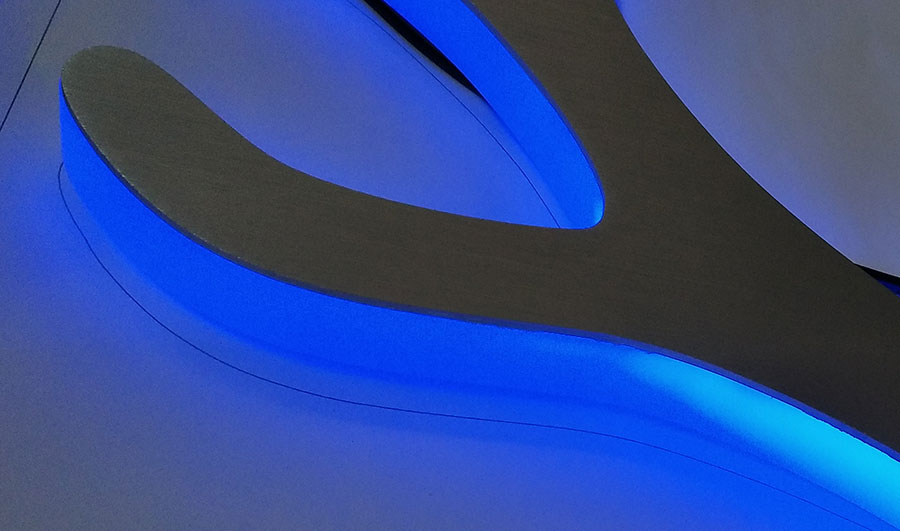 側(cè)發(fā)光字制作安裝過(guò)程中有哪些注意事項(xiàng)？