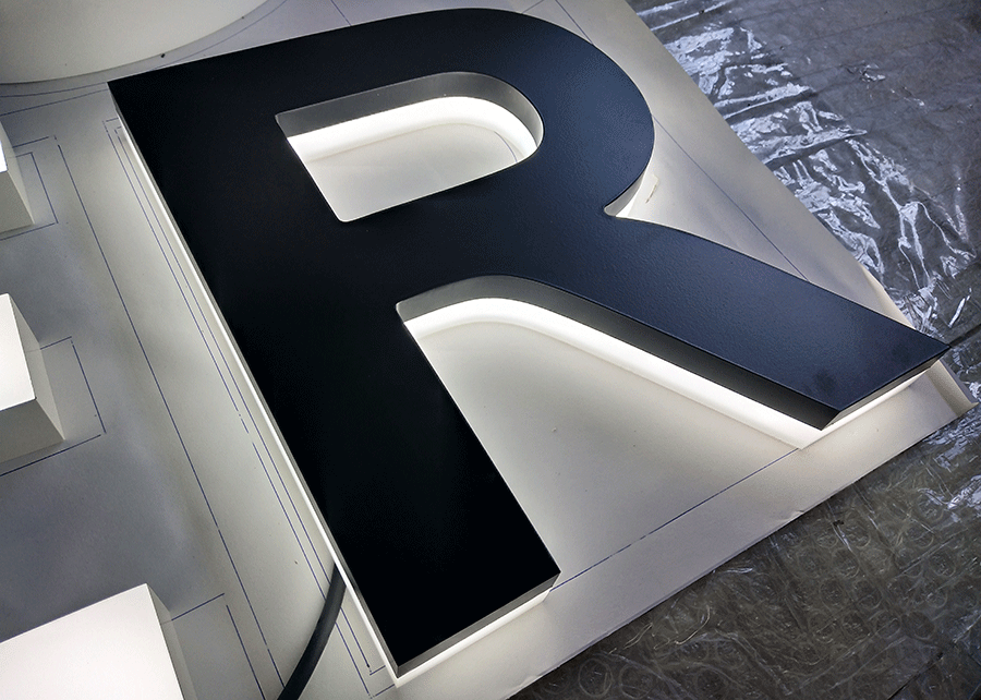 背發(fā)光字亞克力廣告字制作的主要優(yōu)點(diǎn)有哪些？