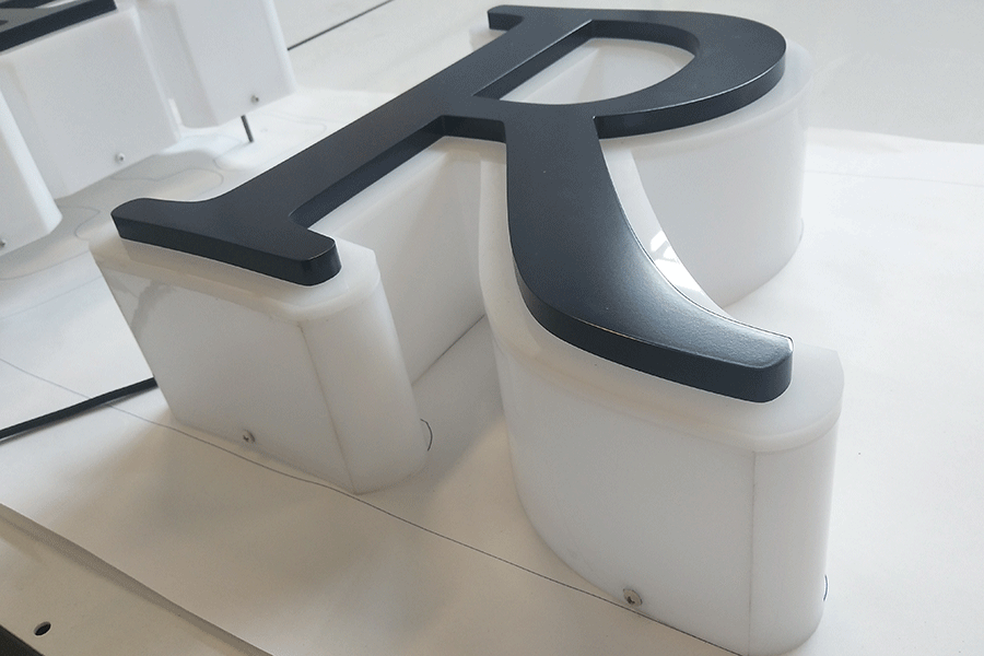 發(fā)光字門(mén)頭招牌價(jià)格多少錢(qián)一個(gè)平方？