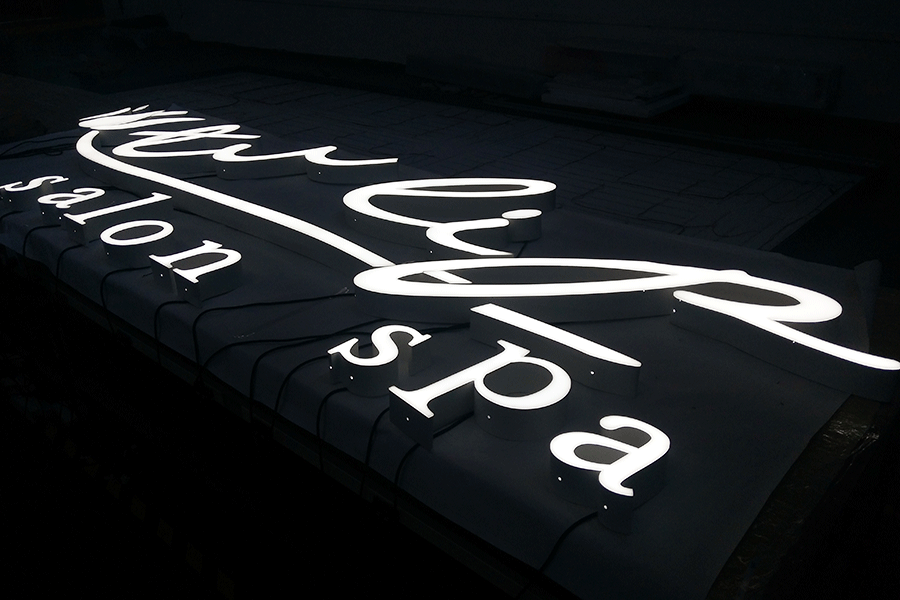 led發(fā)光字和亞克力發(fā)光字特性上有什么區(qū)別？