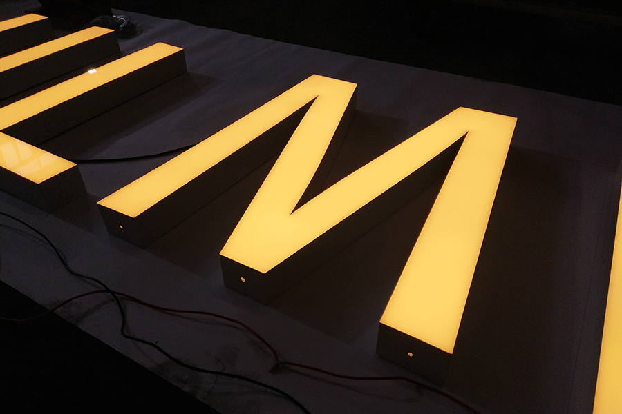 亞克力字設(shè)計(jì)制作與應(yīng)用有什么優(yōu)勢？