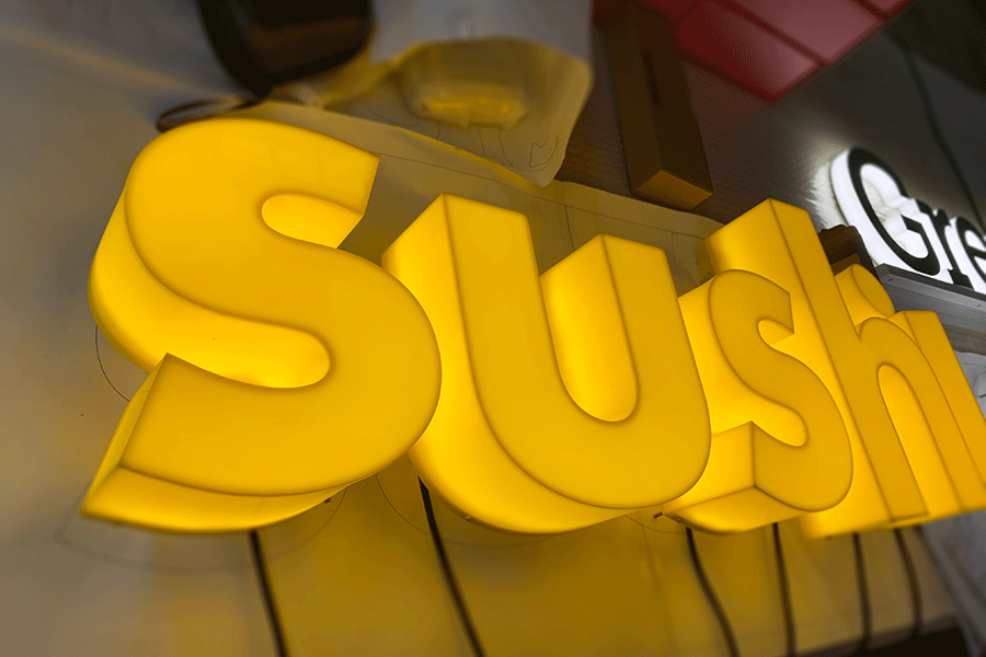 亞克力發(fā)光標(biāo)識(shí)牌制作有什么優(yōu)劣勢(shì)？