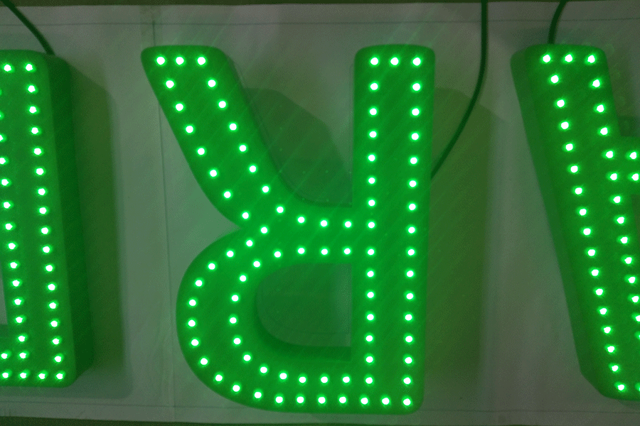 穿孔字發(fā)光標(biāo)識(shí)制作有什么注意事項(xiàng)？