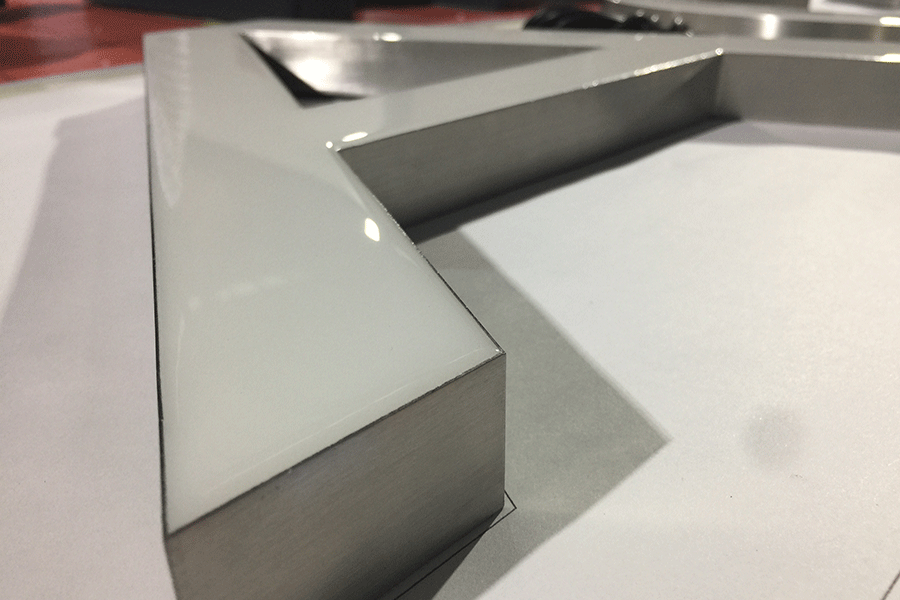 樹脂字發(fā)光標(biāo)識牌制作有什么特點(diǎn)？