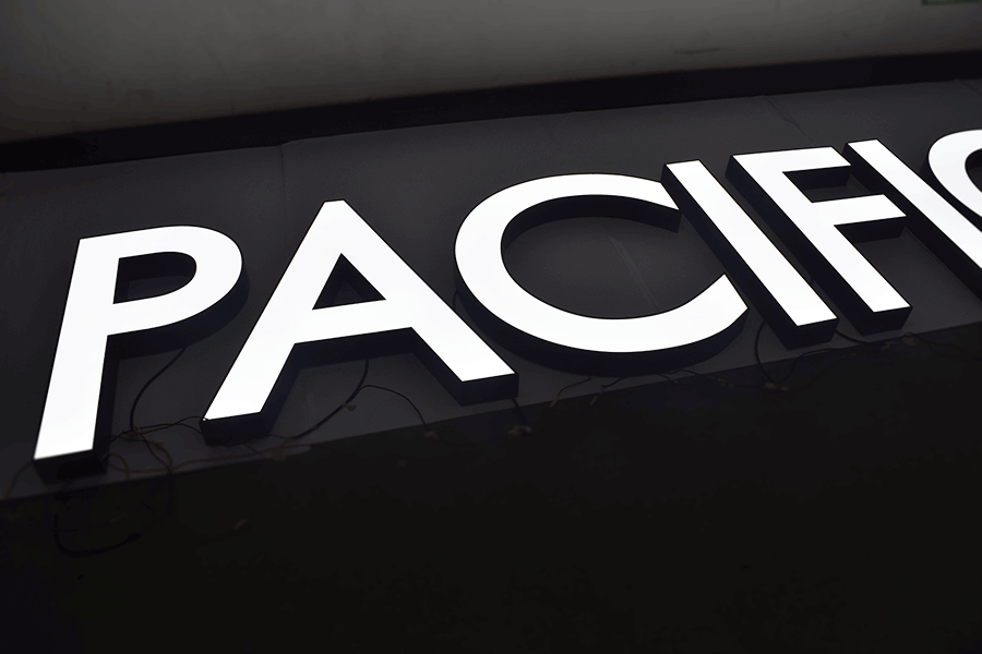 制作連鎖店門頭發(fā)光字需注意哪些要點？