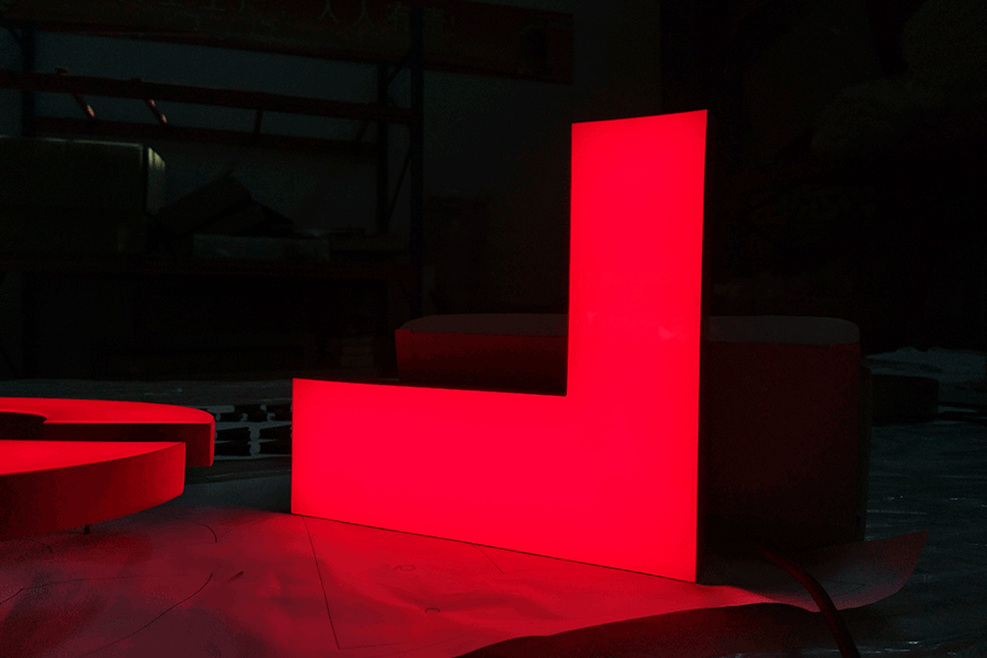 定制led樹脂字有什么優(yōu)勢特點？