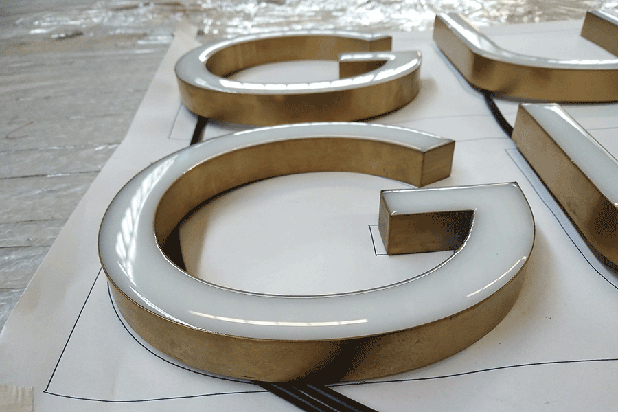 定制樹脂字發(fā)光標(biāo)識(shí)標(biāo)牌有哪些特征？