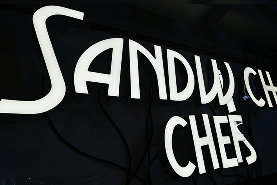 樹脂字發(fā)光標(biāo)識(shí)牌設(shè)計(jì)制作有什么亮點(diǎn)？