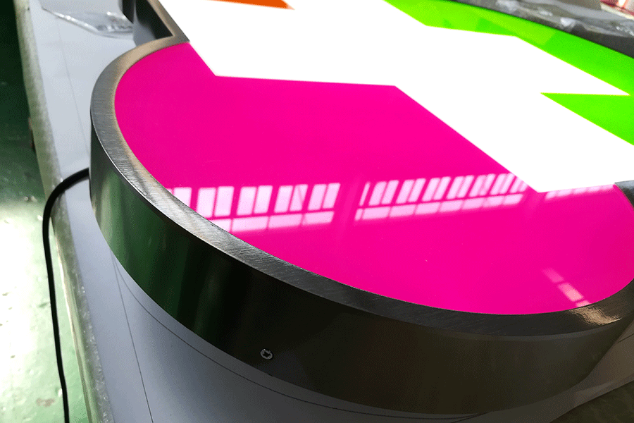 定制LED鏤空燈箱有什么優(yōu)點(diǎn)？