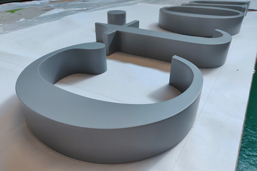 雙封字標識標牌制作有哪些注意事項？