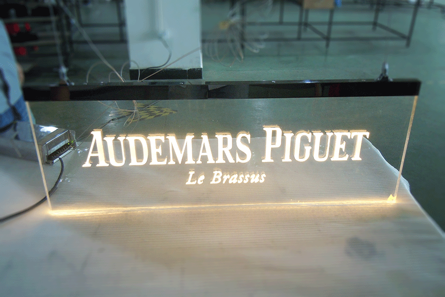 門(mén)牌發(fā)光字標(biāo)識(shí)牌制作有什么優(yōu)點(diǎn)？