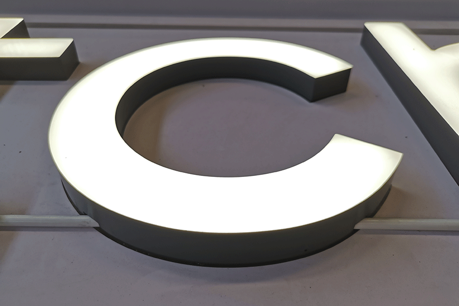 迷你字發(fā)光標識牌設計制作有哪些優(yōu)點？