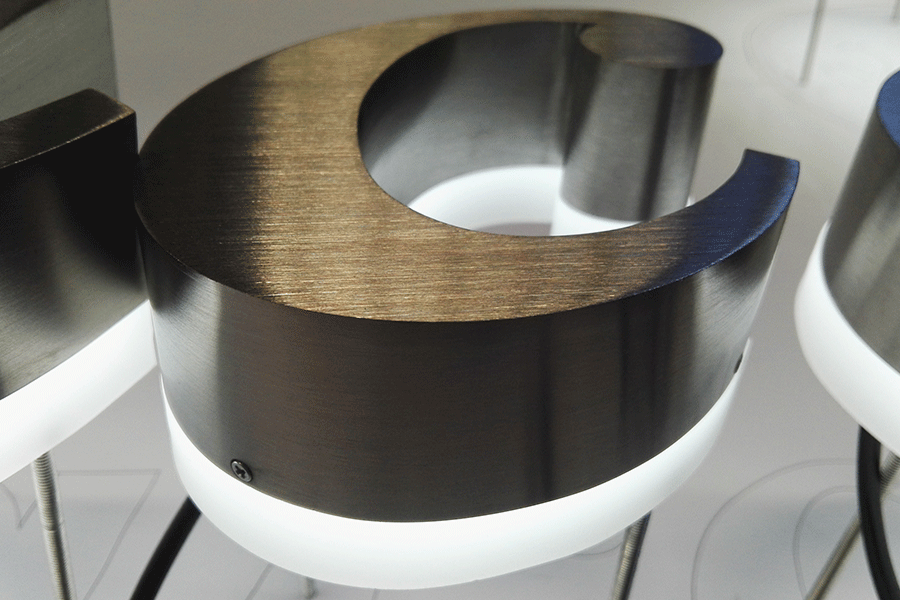 背發(fā)光字標(biāo)識(shí)標(biāo)牌制作有哪些特色？