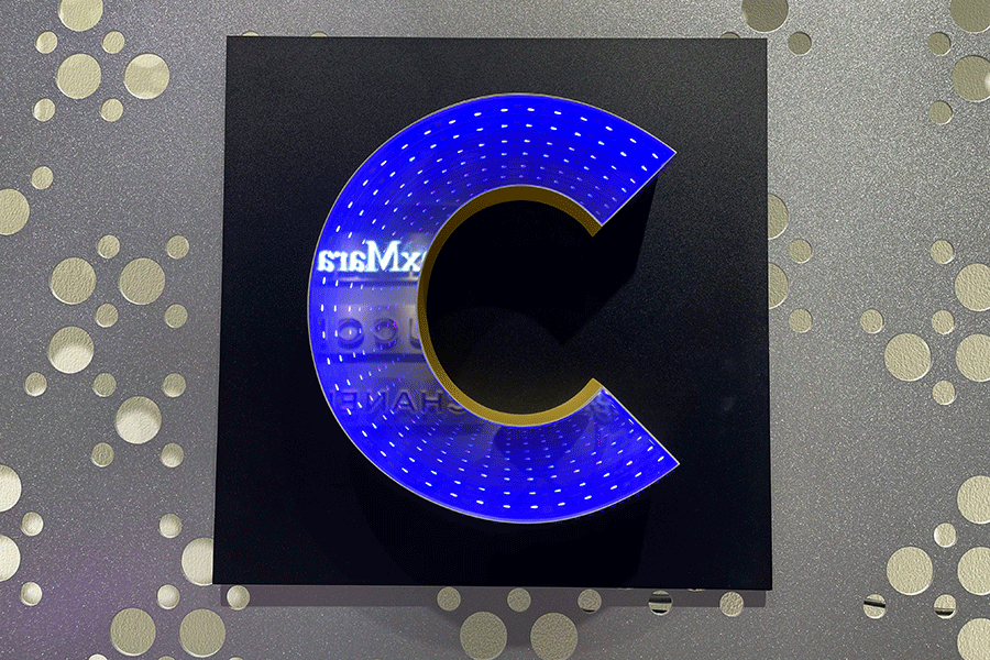 深淵鏡字標識標牌制作有哪些特點？