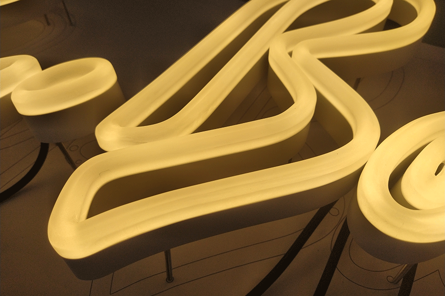 仿霓虹字標(biāo)識(shí)設(shè)計(jì)制作有什么亮點(diǎn)？