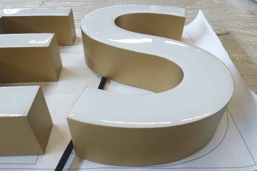 樹脂字標識標牌設計制作有什么特點？