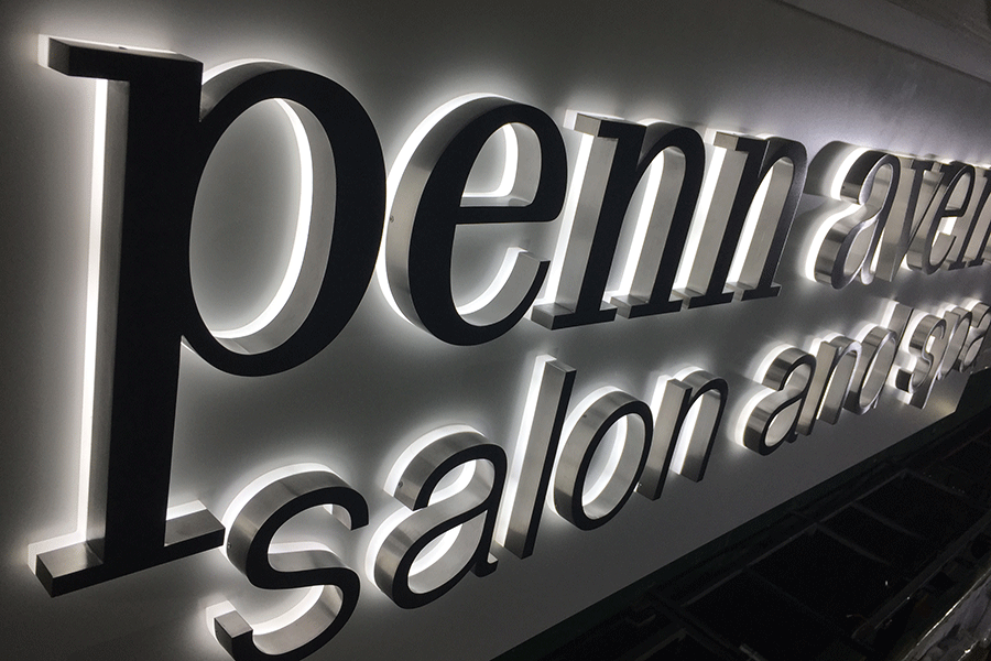 門頭發(fā)光字標識制作有哪些特點？