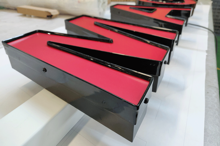 天地蓋字標(biāo)識(shí)標(biāo)牌制作有什么亮點(diǎn)？