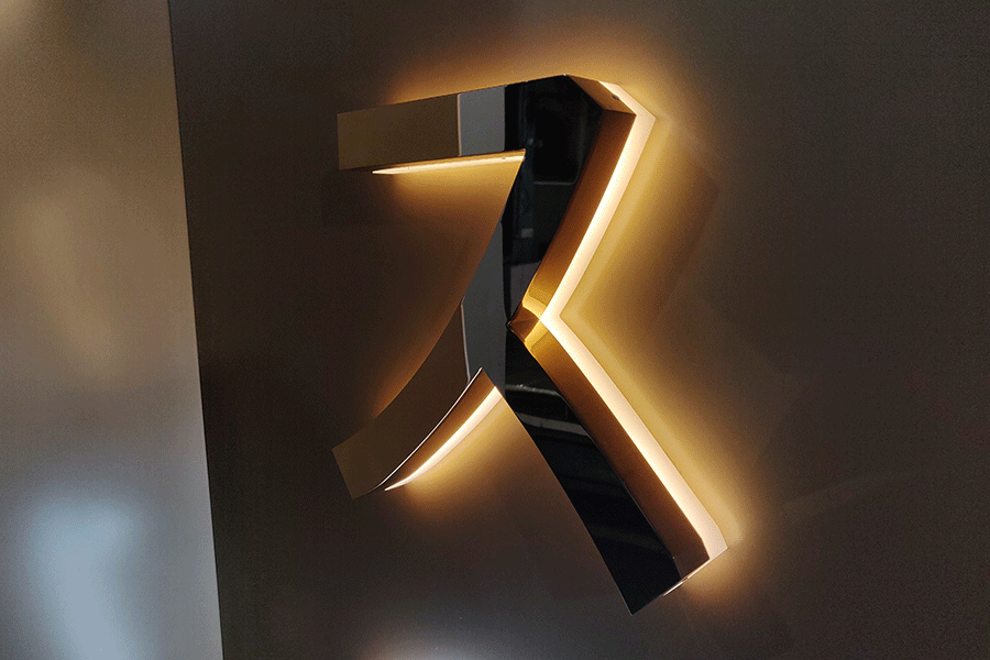 精工字標(biāo)識(shí)標(biāo)牌制作有什么特征？