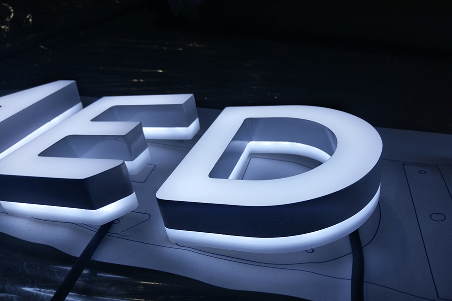 迷你發(fā)光字標(biāo)識(shí)制作有哪些特征？