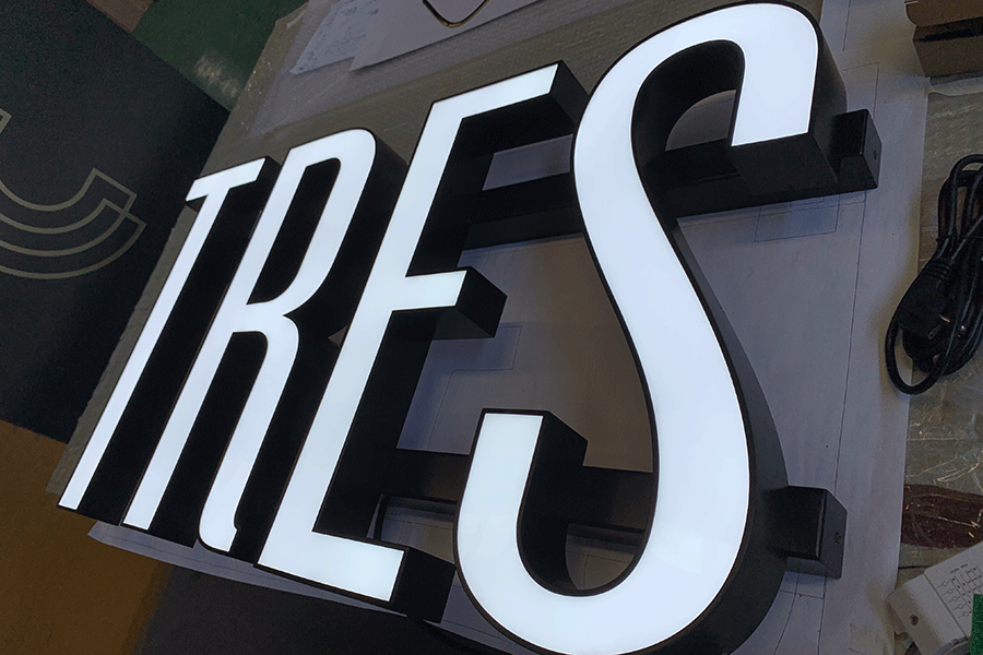 鏤空發(fā)光字標(biāo)識(shí)牌設(shè)計(jì)制作有哪些優(yōu)點(diǎn)？