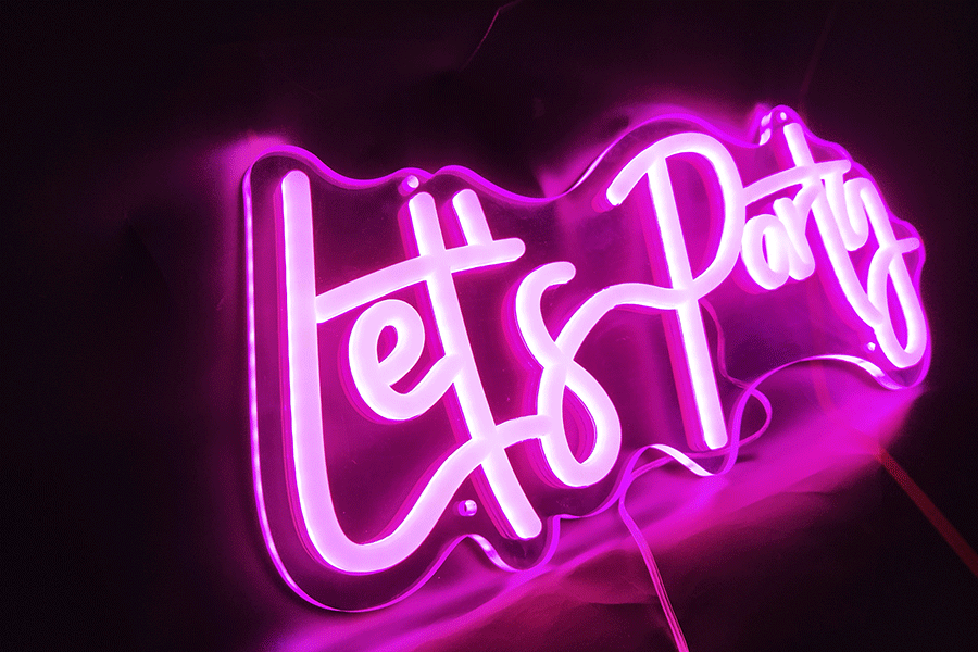 霓虹發(fā)光字標識標牌制作有什么特征？