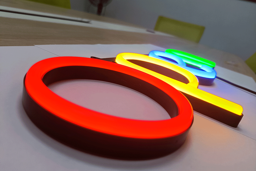 霓虹發(fā)光字標(biāo)識(shí)標(biāo)牌制作有哪些優(yōu)點(diǎn)？