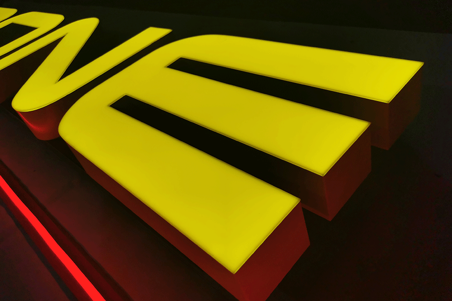 無邊框發(fā)光字標識標牌制作有哪些特點？